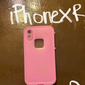 iPhone XR lifeproof case